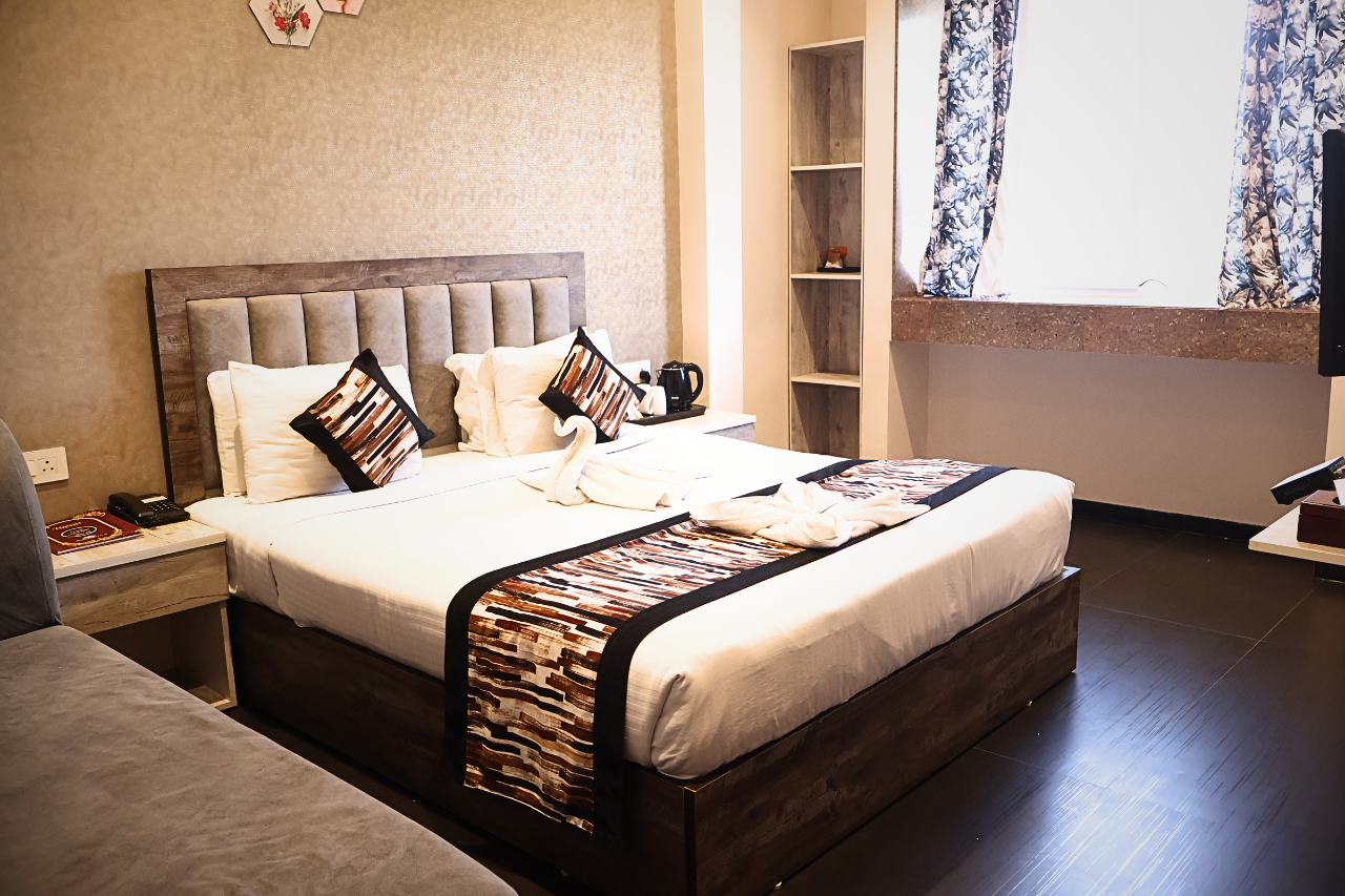 1bed-radhamngal-room2